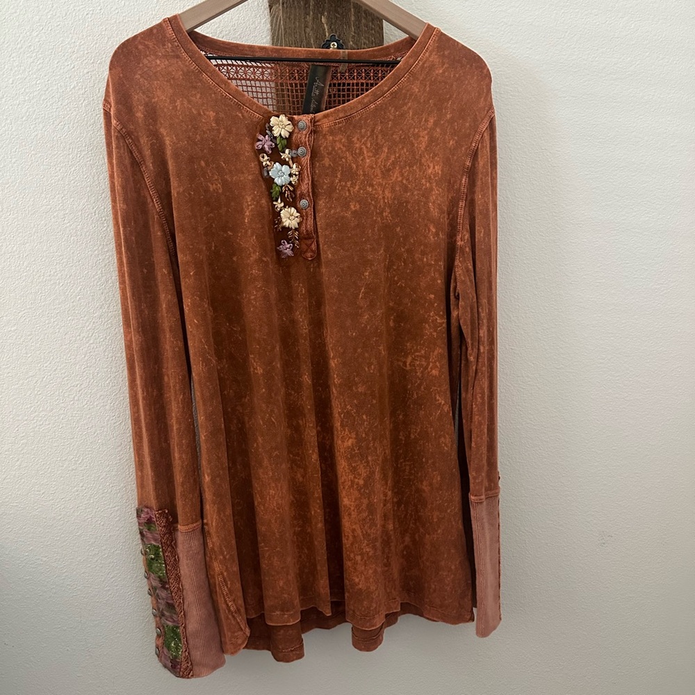 Aratta silent journey Burnt Orange Long Sleeve Top with Floral Accents